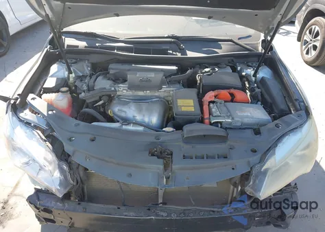 2015 Toyota Camry Hybrid Le z USA, uszkodzony, nr VIN 4T1BD1FK5FU155684